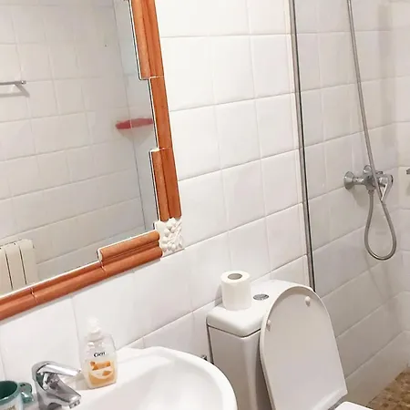 Charming House In With Terrace And Garden 度假居