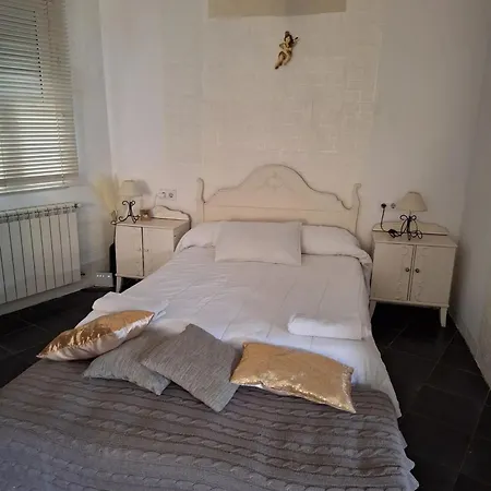 Charming House In With Terrace And Garden 度假居