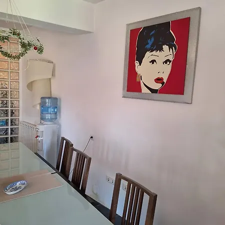 Charming House In With Terrace And Garden 度假居