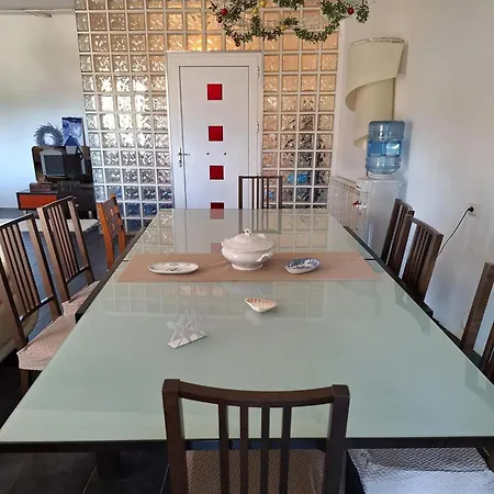度假居 Charming House In With Terrace And Garden *