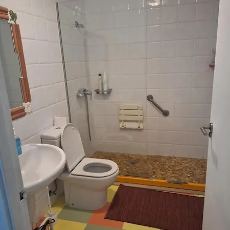 度假居 Charming House In With Terrace And Garden *
